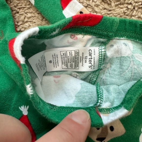 Carters Christmas Pajama Set Size 12m - Picture 3 of 4